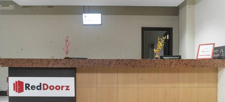 红多兹酒店-近美娜多巴胡购物中心(RedDoorz Near Bahu Mall Manado)图片