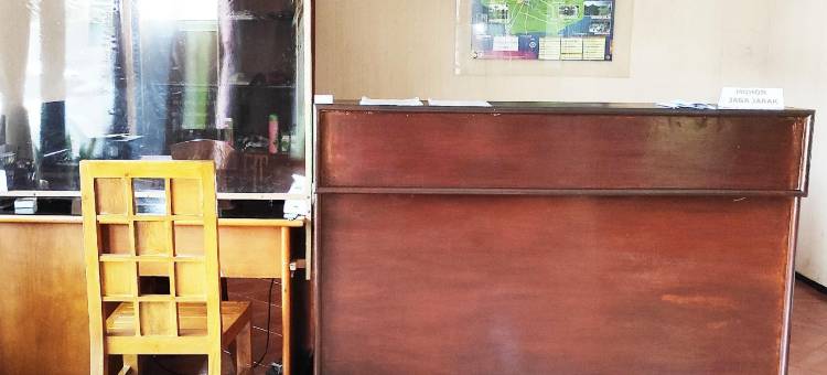 Hotel Salma Syariah Mitra RedDoorz Near Terminal Baru Kediri图片