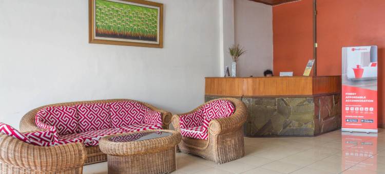 红多兹Plus酒店-加鲁特奥蒂斯塔(RedDoorz Plus @ Otista Garut)图片