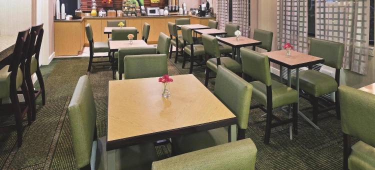 休斯顿西北拉昆塔温德姆套房酒店(La Quinta Inn & Suites by Wyndham Houston NW Brookhollow)图片