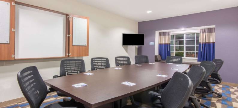 加的斯麦客达套房酒店(Microtel Inn & Suites by Wyndham Cadiz)图片