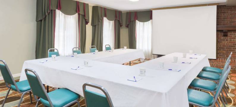 海伦呗盟套房酒店(Baymont by Wyndham Helen)图片