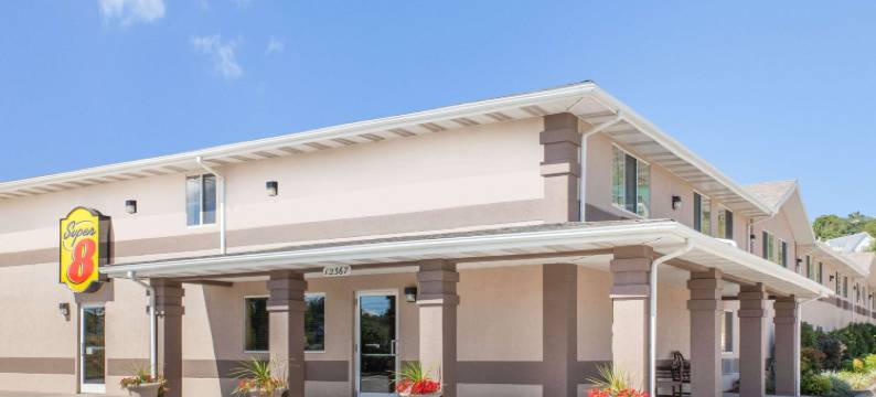 里奇兰兹-克莱普尔山地区温德姆速8酒店(Super 8 by Wyndham Richlands/Claypool Hill Area)图片