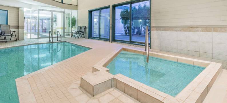 魁斯内尔温德姆华美达酒店(Ramada by Wyndham Quesnel)图片