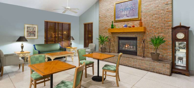 威斯康星戴尔斯速8酒店(Super 8 by Wyndham Wisconsin Dells)图片