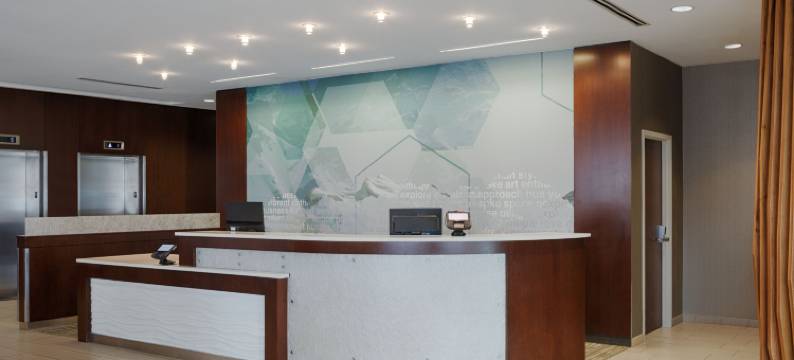 布卢明顿万豪SpringHill Suites 酒店(SpringHill Suites Bloomington)图片