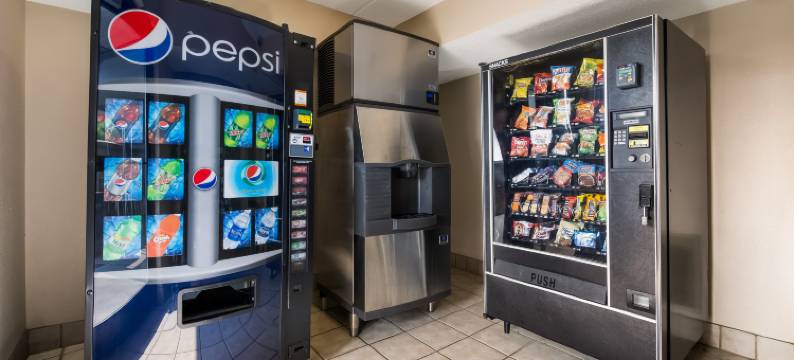 纳什维尔机场红顶PLUS酒店(Red Roof Plus+ Nashville Airport)图片