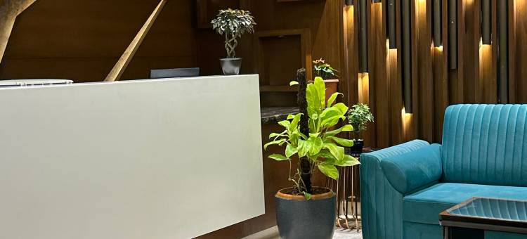 黄金伊万娜酒店(Royal Ace Luxur)图片