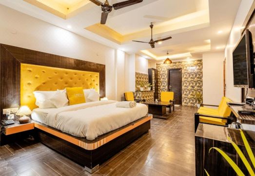 Lime Tree Hotel and Banquet Huda Metro Hotel Overview