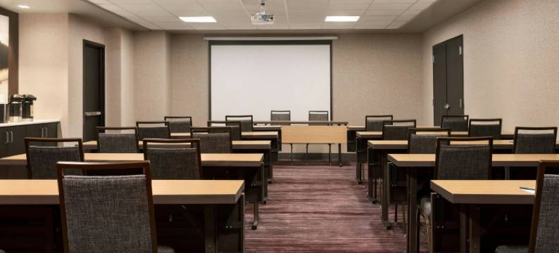 托皮卡万怡酒店(Courtyard Topeka)图片