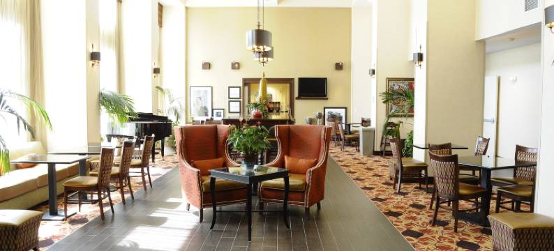 雷丁欢朋套房酒店(Hampton Inn & Suites Redding)图片