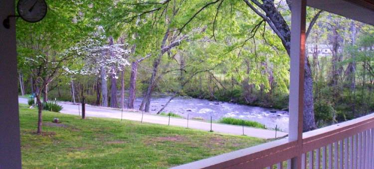 Spence Cove River Farmhouse ~ Fish, Swim, Tube, Kayak! WiFi, Hiking Trails图片