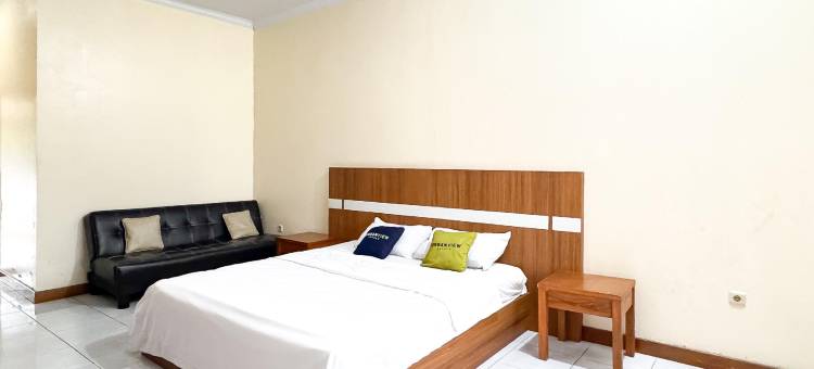 城市景观萨比塔卡利贾蒂梭邦酒店(Urbanview Sabitha Kalijati Subang)图片