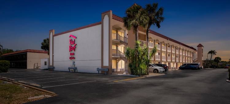 红顶PLUS套房酒店-那不勒斯市中心第五大道南(Red Roof Plus+ & Suites Naples Downtown-5th Ave S)图片