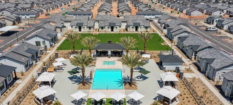 闪亮的现代家居带游泳池烧烤(Sparkling Modern Home in Buckeye with Pool,BBQ)图片