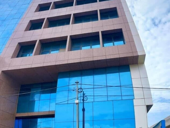 CIKA金酒店和套房