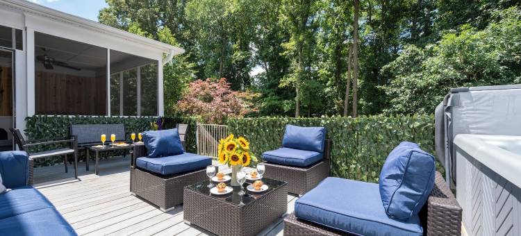 大床 可携带宠物 洗衣机 烘干机 可睡16人(KingBed PetFriendly Washer Dryer Sleep16)图片