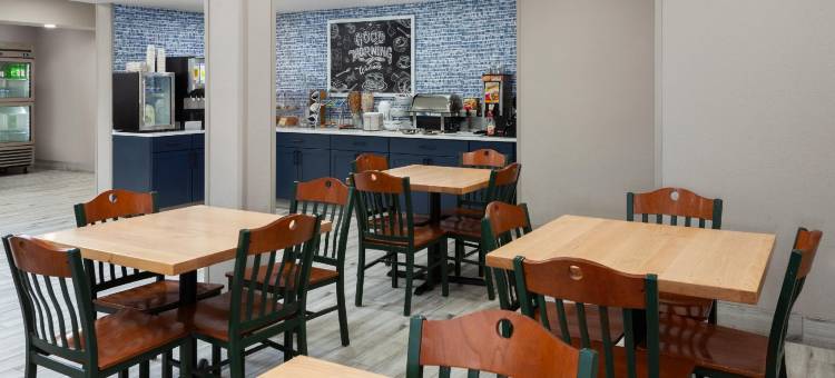 伊格尔河市中心温德姆阿美瑞辛酒店(AmericInn by Wyndham Eagle River Downtown)图片