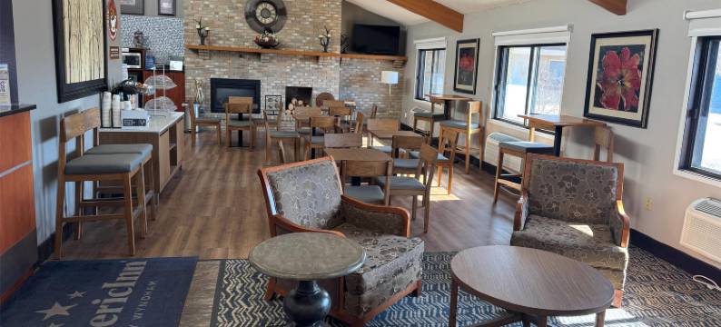 艾伯特利美吟温德姆酒店(AmericInn by Wyndham Albert Lea)图片