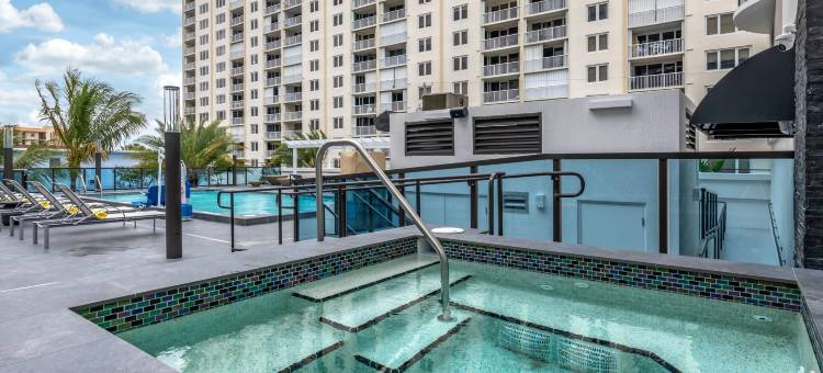 劳德代尔堡海滩坎布里亚酒店(Cambria Hotel Fort Lauderdale Beach)图片