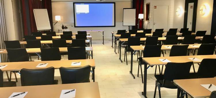 里恩斯考酒店(Reenskaug Hotel)图片