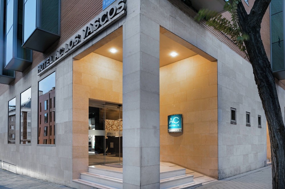 AC Hotel Los Vascos Over view