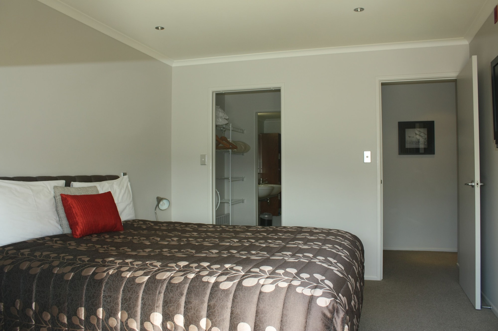 The Reef Beachfront ApartmentsOver view