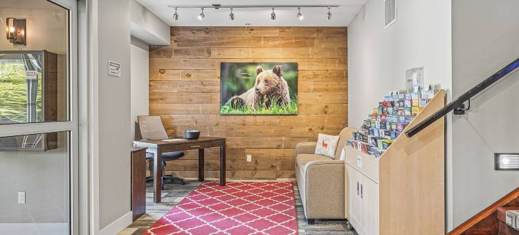 坎莫尔的 Basecamp Lodge(Basecamp Lodge Canmore)图片