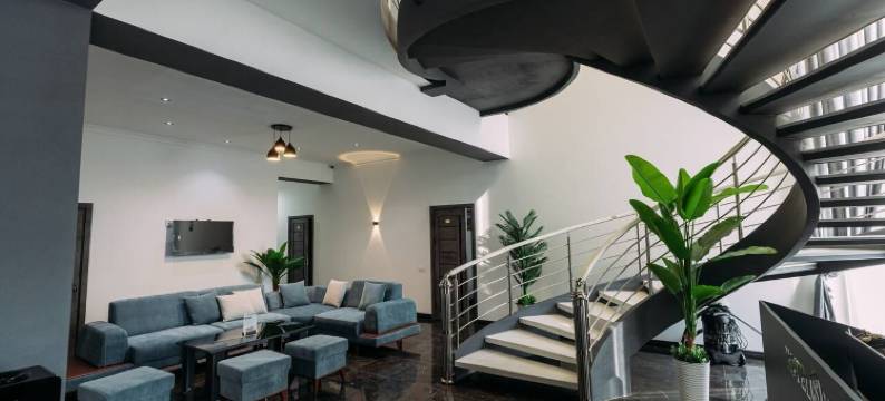 白色酒店(White Hotel)图片