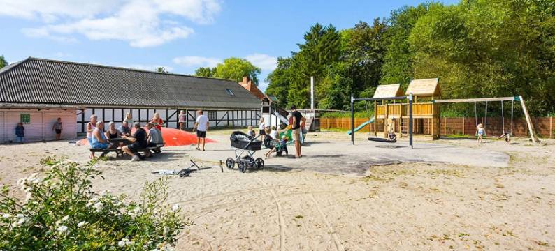 波索雷海边初露营地芬(First Camp Bøsøre Strand Feriepark)图片