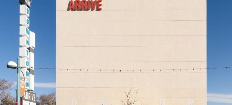 到达阿尔伯克基(Arrive Albuquerque)图片