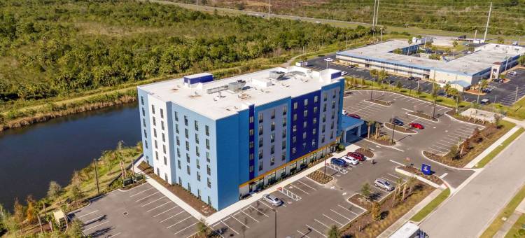 舒适套房酒店泰特斯维尔靠近肯尼迪航天中心(Comfort Suites Titusville Near Kennedy Space Center)图片