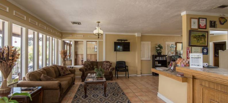 贝斯特韦斯特SureStay精选图姆斯顿瞭望山林小屋(Tombstone Lookout Lodge, SureStay Collection by Best Western)图片