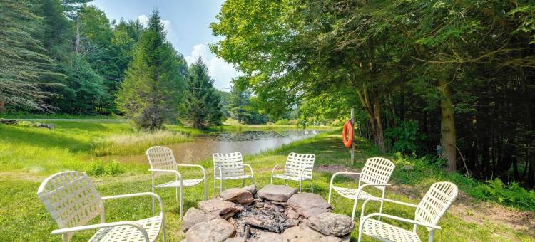 沃尔顿林间之家：有火坑和现场池塘！(Fire Pit & On-site Pond: Wooded Walton Home!)图片