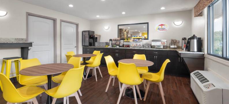 海伦红顶酒店(Super 8 by Wyndham Helen)图片