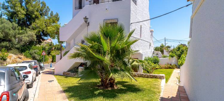 Holiday home with sea view, Nerja图片