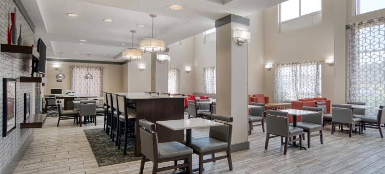 费城乔克托贝斯特韦斯特优质套房酒店(Best Western Plus Philadelphia-Choctaw Hotel and Suites)图片