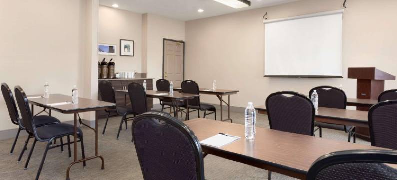 丽笙乡村旅馆及套房，罗密欧维尔 - 博林布鲁克(Country Inn & Suites by Radisson Romeoville I-55)图片