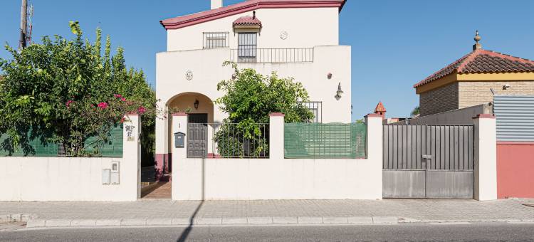 Holiday Home near Sevilla with Pool图片