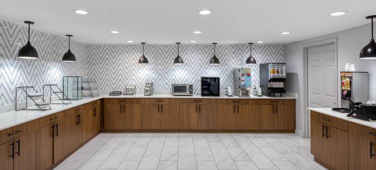 格林斯伯勒-体育场呗盟套房酒店(Baymont by Wyndham Greensboro/Coliseum)图片