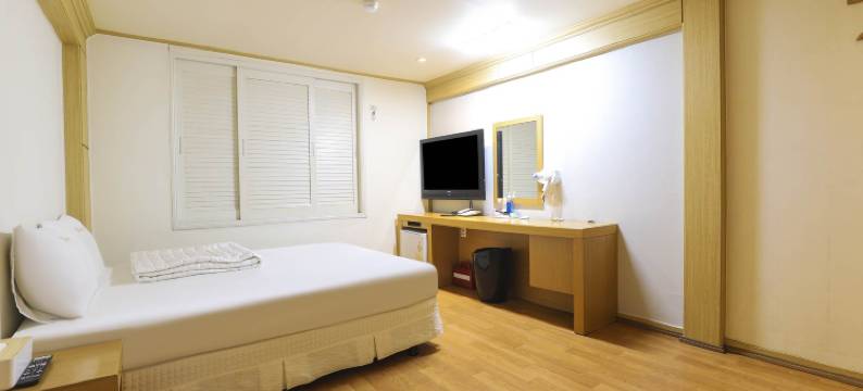 橙色酒店(Orange Hotel)图片