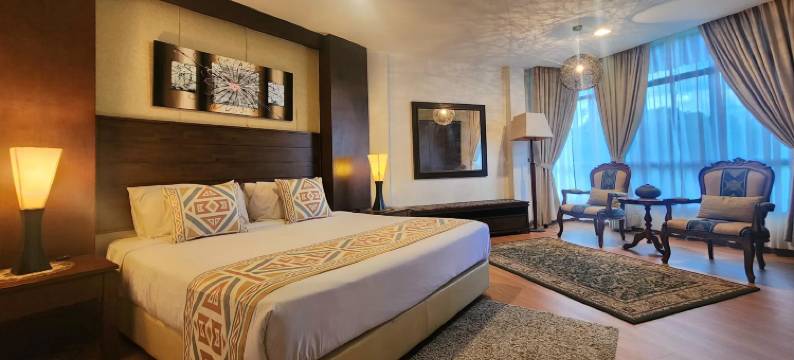 三苏利亚海滩套房公寓(SAMSURIA BEACH SUITE APARTMENTS)图片