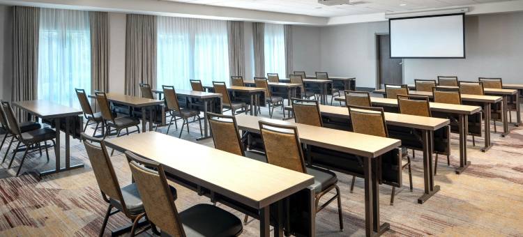 莱诺克斯伯克希尔万怡酒店(Courtyard Lenox Berkshires)图片