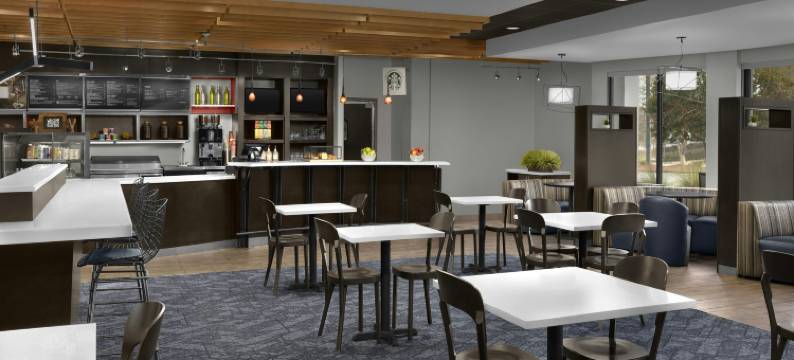 格林斯伯勒机场万怡酒店(Courtyard Greensboro Airport)图片