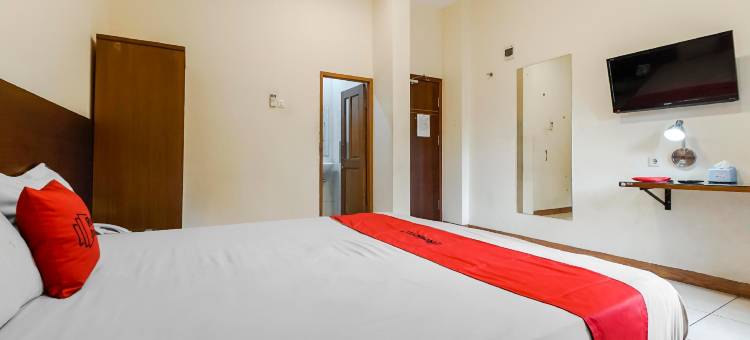 RedDoorz Plus @ Karebosi Area 2 Makassar图片