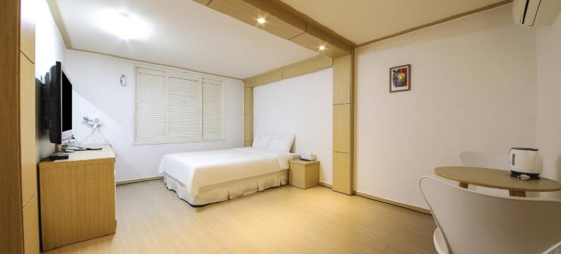 橙色酒店(Orange Hotel)图片