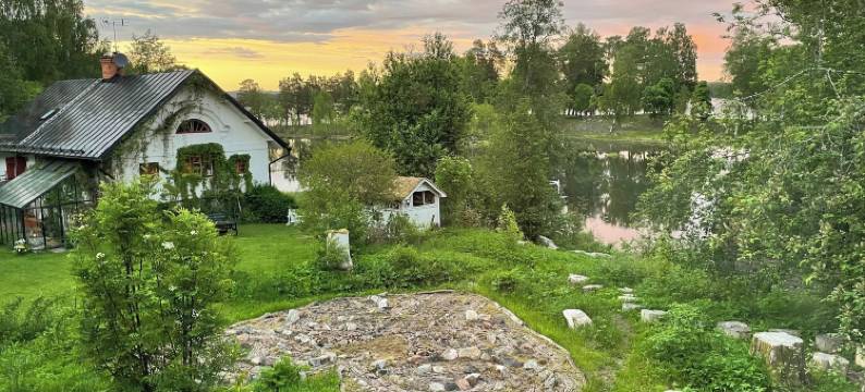 湖畔浪漫温泉别墅，配备壁炉(Romantic Spa Villa with Fireplace by the Lake)图片