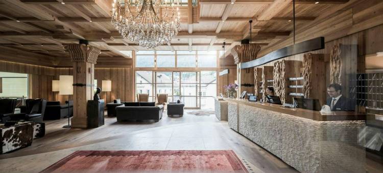 多洛米蒂阿德勒水疗度假村(Adler Spa Resort Dolomiti)图片