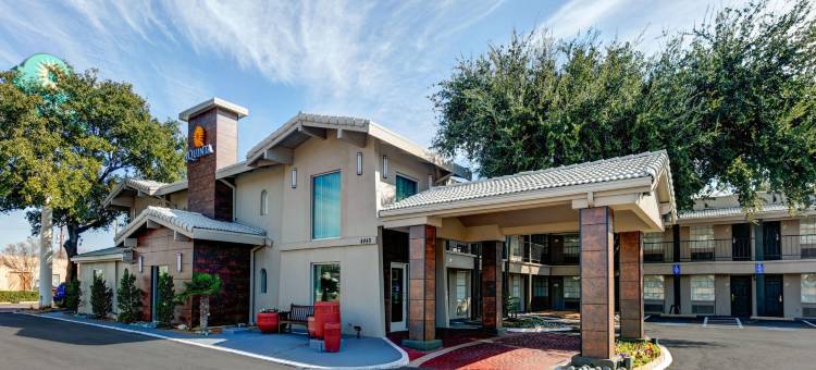 达拉斯上城拉昆塔温德姆酒店(La Quinta Inn by Wyndham Dallas Uptown)图片