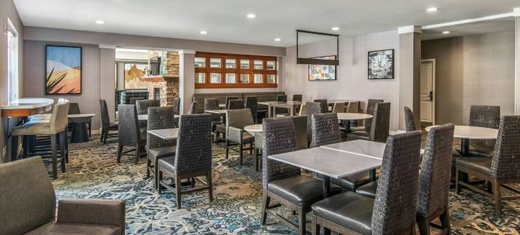 凤凰城格兰岱尔体育和娱乐区居家酒店(Residence Inn Phoenix Glendale Sports & Entertainment District)图片